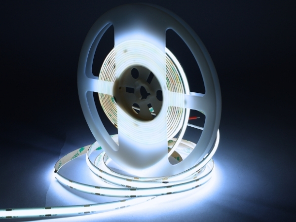 LED pásek COB 24V / 480LED / 11W / 6000K / IP20 / 8mm