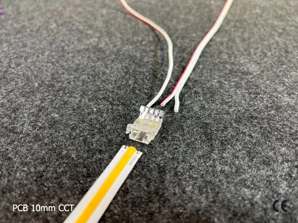 3 pin KONEKTOR pro CCT COB & SMD LED pásky, typ: LED pásek ↔ SVORKA pro přívodní vodič, PCB 10mm