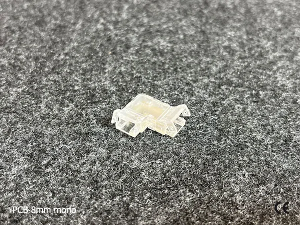 2 pin KONEKTOR pro MONO COB & SMD LED pásky, typ: LED pásek ↔ LED pásek - ROHOVÝ, PCB 8mm